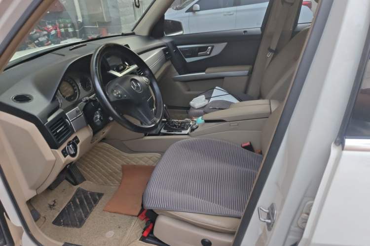 Used Mercedes-Benz GLK-Class 2011 GLK 300 4MATIC Luxury Model Left Front Seat