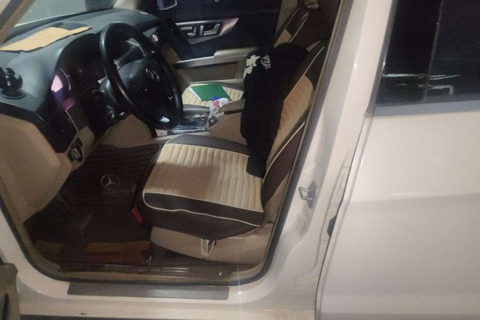 Used Mercedes-Benz GLK-Class 2011 GLK 300 4MATIC Fashion Model Left Front Seat