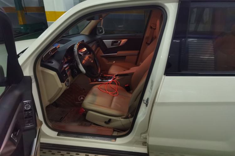 Used Mercedes-Benz GLK-Class 2011 GLK 300 4MATIC Dynamic Model Left Front Seat