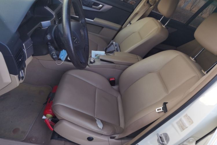 Used Mercedes-Benz GLK-Class 2011 GLK 300 4MATIC Fashion Model Left Front Seat