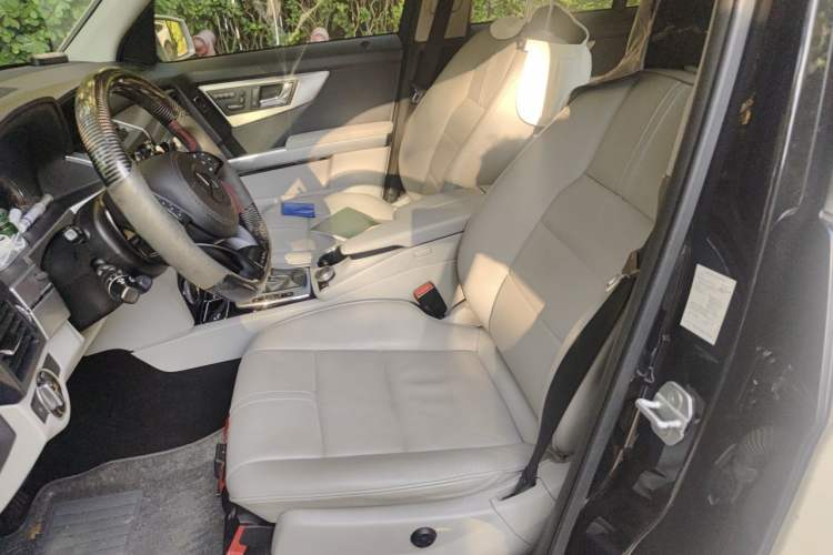 Used Mercedes-Benz GLK-Class 2011 GLK 300 4MATIC Luxury Model Left Front Seat