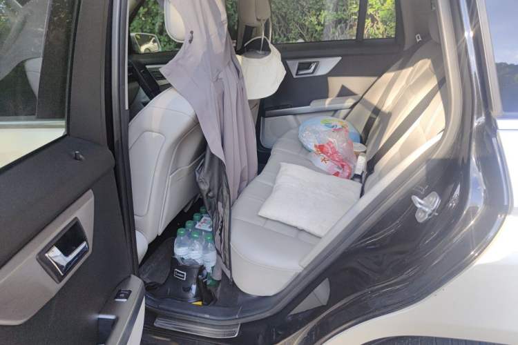Used Mercedes-Benz GLK-Class 2011 GLK 300 4MATIC Luxury Model Left Rear Seat