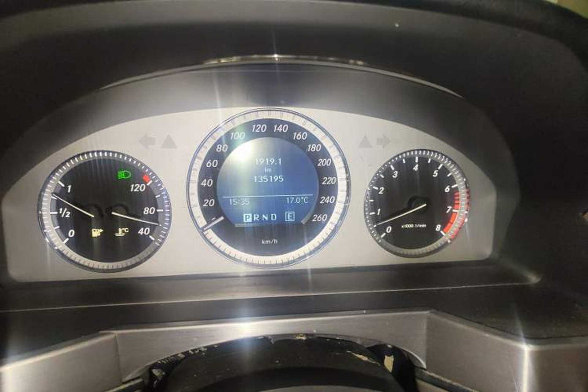 Used Mercedes-Benz GLK-Class 2011 GLK 300 4MATIC Fashion Model Odometer Close Up