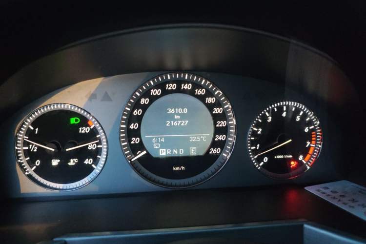 Used Mercedes-Benz GLK-Class  Odometer Close Up