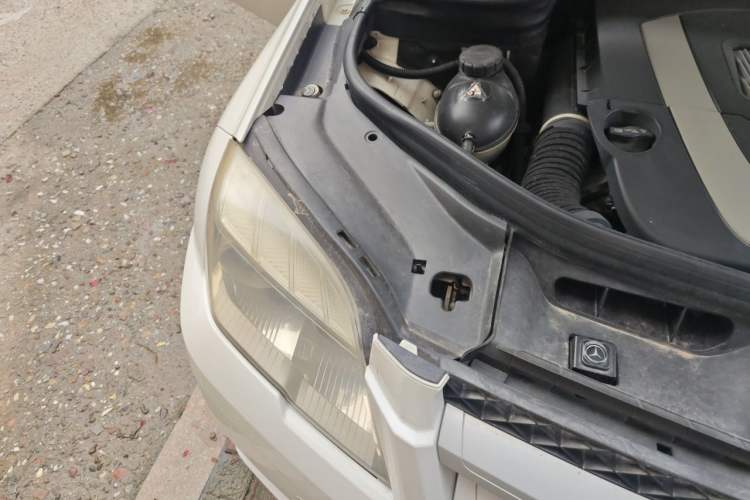 Used Mercedes-Benz GLK-Class 2011 GLK 300 4MATIC Luxury Model Right Front Headlight