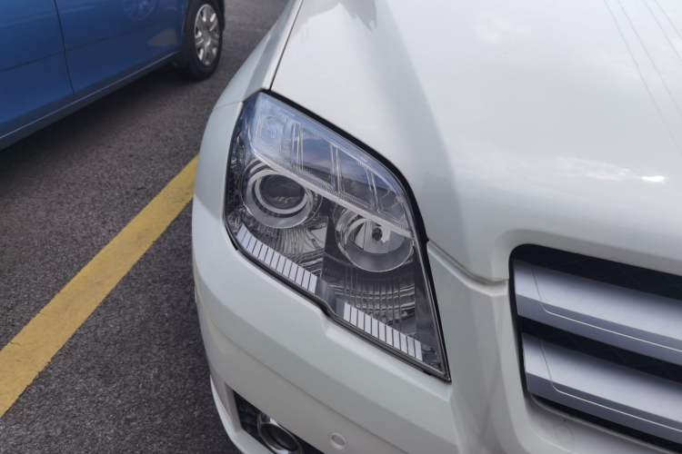 Used Mercedes-Benz GLK-Class 2011 GLK 300 4MATIC Fashion Model Right Front Headlight