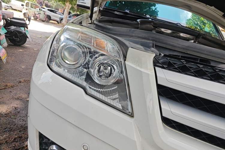 Used Mercedes-Benz GLK-Class 2011 GLK 300 4MATIC Fashion Model Right Front Headlight