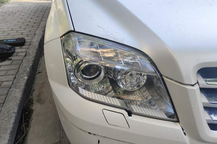 Used Mercedes-Benz GLK-Class 2011 GLK 300 4MATIC Luxury Model Right Front Headlight