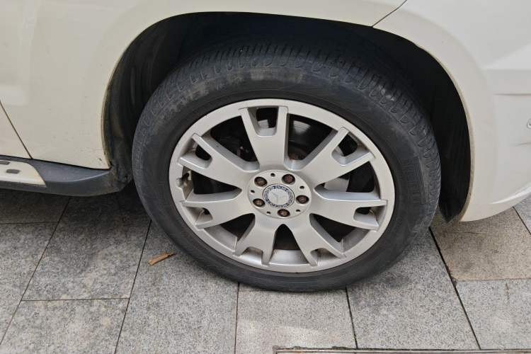 Used Mercedes-Benz GLK-Class 2011 GLK 300 4MATIC Dynamic Model Right Front Wheel Hub