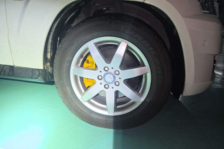 Used Mercedes-Benz GLK-Class 2011 GLK 300 4MATIC Dynamic Model Right Front Wheel Hub