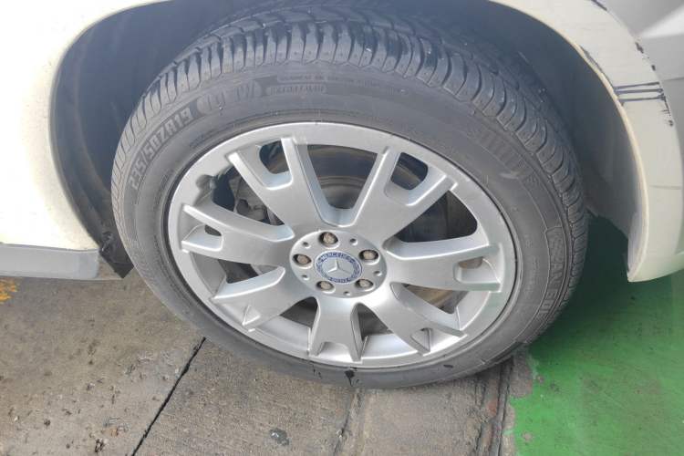 Used Mercedes-Benz GLK-Class 2011 GLK 300 4MATIC Dynamic Model Right Front Wheel Hub