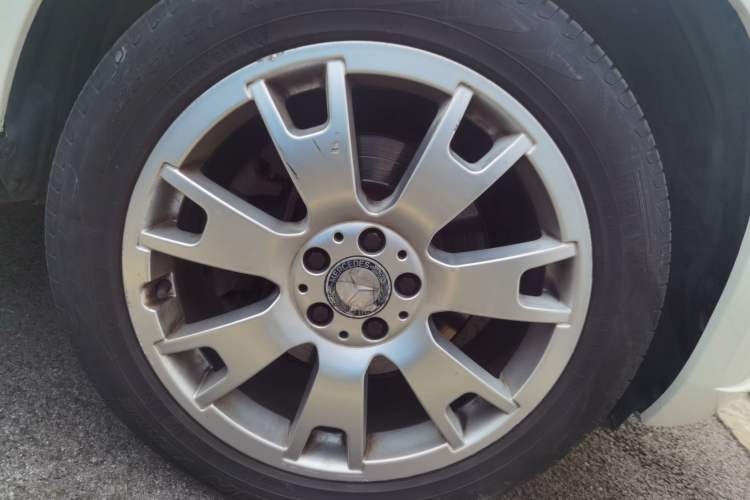 Used Mercedes-Benz GLK-Class 2011 GLK 300 4MATIC Fashion Model Right Front Wheel Hub