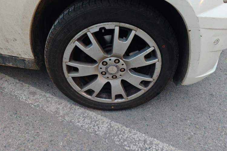 Used Mercedes-Benz GLK-Class  Right Front Wheel Hub