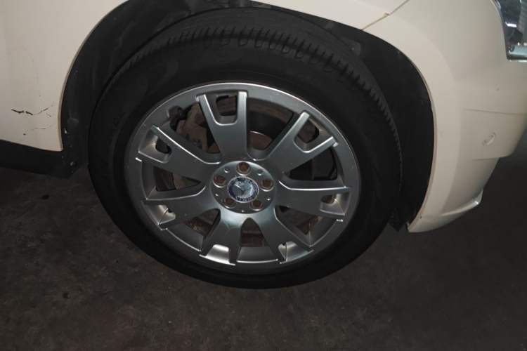 Used Mercedes-Benz GLK-Class 2011 GLK 300 4MATIC Dynamic Model Right Front Wheel Hub