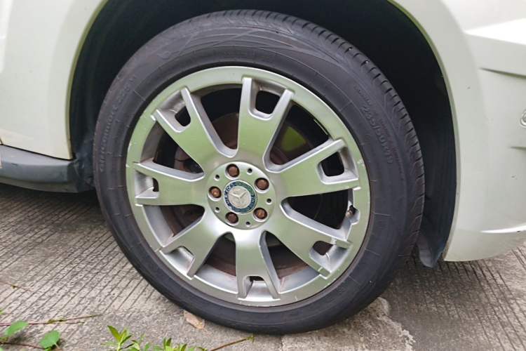 Used Mercedes-Benz GLK-Class 2011 GLK 300 4MATIC Dynamic Model Right Front Wheel Hub