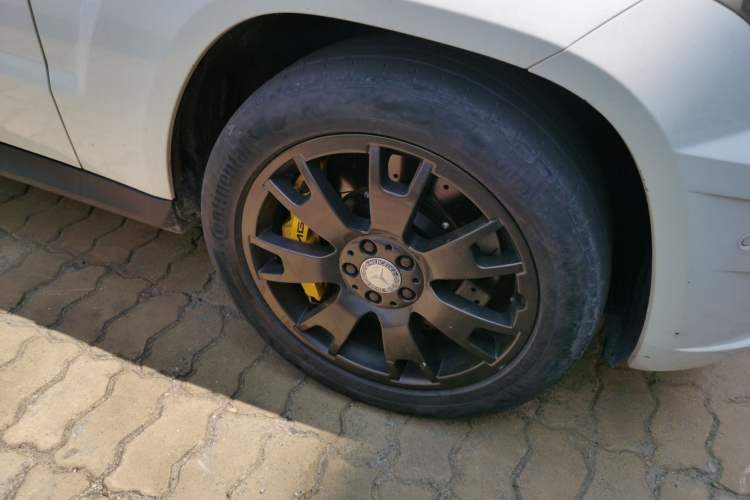Used Mercedes-Benz GLK-Class 2011 GLK 300 4MATIC Dynamic Model Right Front Wheel Hub