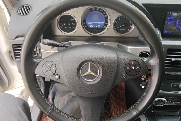 Used Mercedes-Benz GLK-Class 2011 GLK 300 4MATIC Dynamic Model Steering Wheel