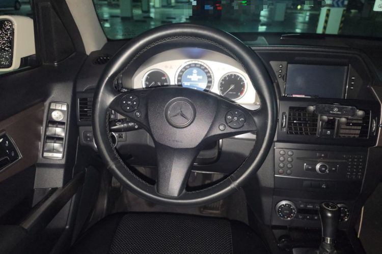 Used Mercedes-Benz GLK-Class 2011 GLK 300 4MATIC Dynamic Model Steering Wheel
