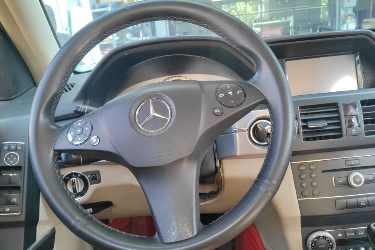 Used Mercedes-Benz GLK-Class 2011 GLK 300 4MATIC Dynamic Model Steering Wheel