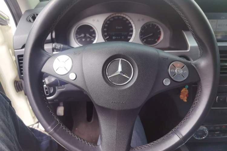 Used Mercedes-Benz GLK-Class 2011 GLK 300 4MATIC Fashion Model Steering Wheel