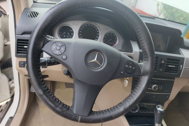 Used Mercedes-Benz GLK-Class 2011 GLK 300 4MATIC Fashion Model Steering Wheel