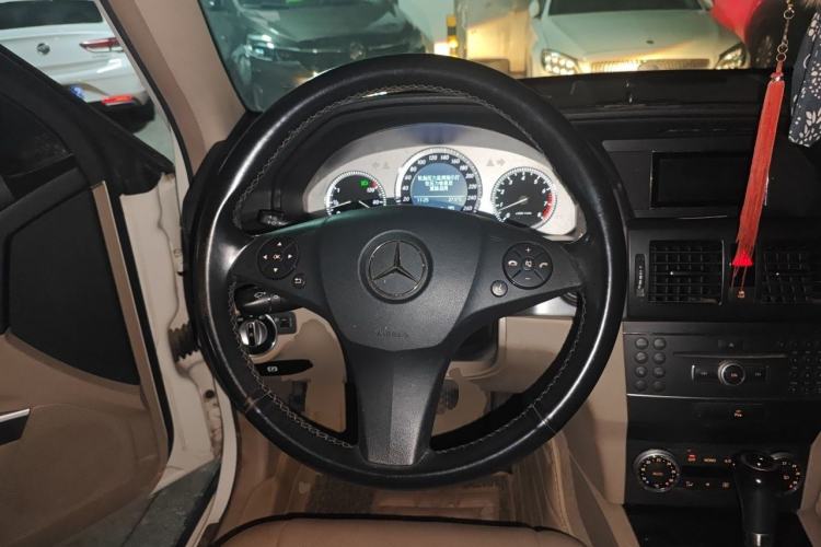 Used Mercedes-Benz GLK-Class 2011 GLK 300 4MATIC Dynamic Model Steering Wheel