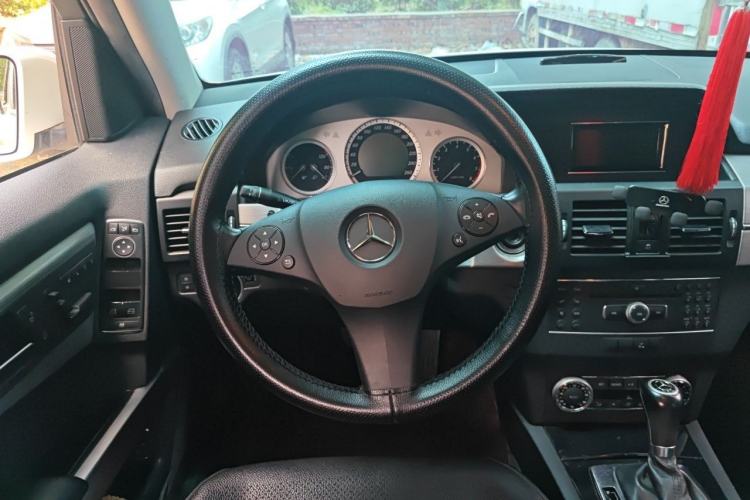 Used Mercedes-Benz GLK-Class 2011 GLK 300 4MATIC Fashion Model Steering Wheel