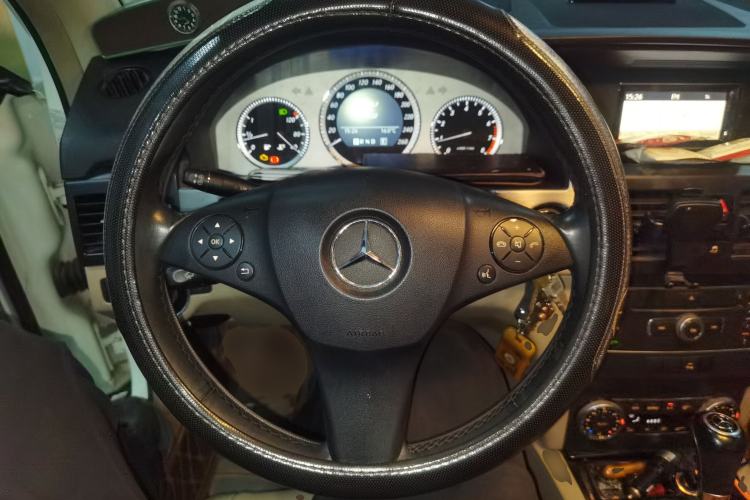 Used Mercedes-Benz GLK-Class 2011 GLK 300 4MATIC Dynamic Model Steering Wheel