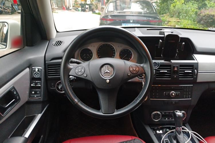 Used Mercedes-Benz GLK-Class 2011 GLK 300 4MATIC Dynamic Model Steering Wheel