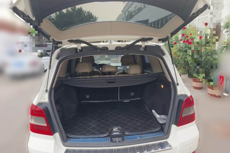 Used Mercedes-Benz GLK-Class 2011 GLK 300 4MATIC Fashion Model Trunk