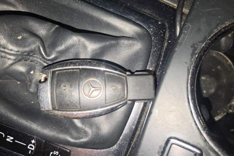 Used Mercedes-Benz GLK-Class 2011 GLK 300 4MATIC Dynamic Model Vehicle Key