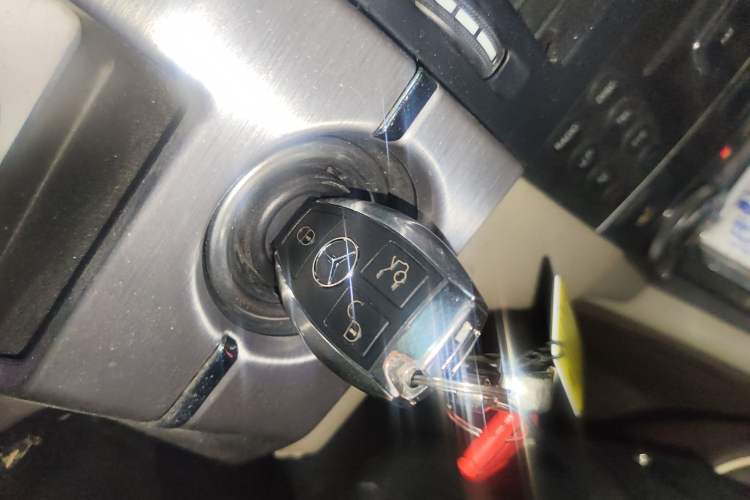 Used Mercedes-Benz GLK-Class 2011 GLK 300 4MATIC Fashion Model Vehicle Key