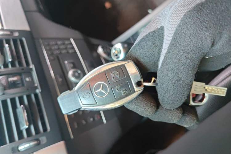 Used Mercedes-Benz GLK-Class 2011 GLK 300 4MATIC Fashion Model Vehicle Key