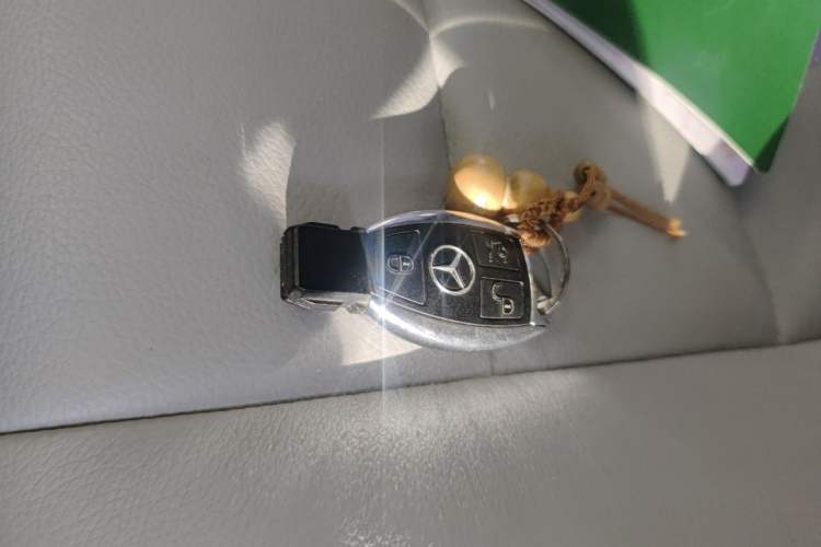 Used Mercedes-Benz GLK-Class 2011 GLK 300 4MATIC Luxury Model Vehicle Key