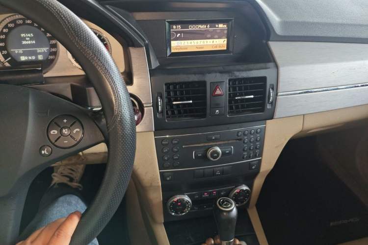 Used Mercedes-Benz GLK-Class 2012 GLK 300 4MATIC Dynamic Edition Audio And AC Panel