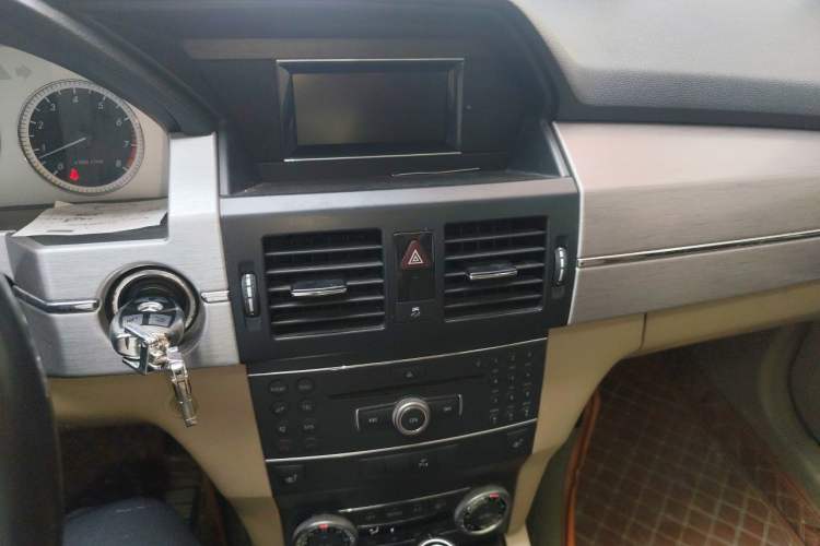 Used Mercedes-Benz GLK-Class 2012 GLK 300 4MATIC Fashion Model Audio And AC Panel