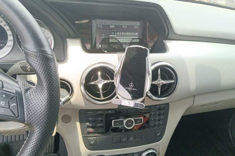 Used Mercedes-Benz GLK-Class 2012 GLK 300 4MATIC Dynamic Edition Audio And AC Panel