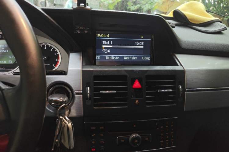 Used Mercedes-Benz GLK-Class 2012 GLK 300 4MATIC Dynamic Edition Audio And AC Panel