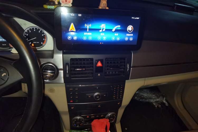 Used Mercedes-Benz GLK-Class 2012 GLK 300 4MATIC Dynamic Edition Audio And AC Panel