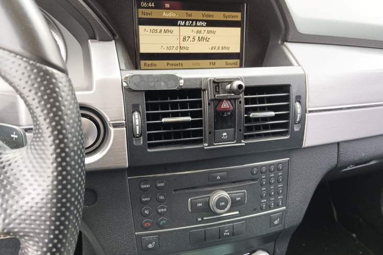 Used Mercedes-Benz GLK-Class 2012 GLK 300 4MATIC Luxury Model Audio And AC Panel