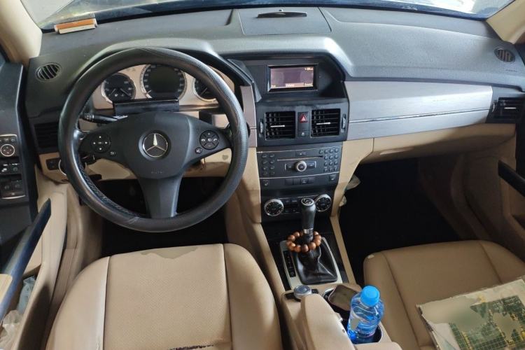Used Mercedes-Benz GLK-Class 2012 GLK 300 4MATIC Dynamic Edition Center Console