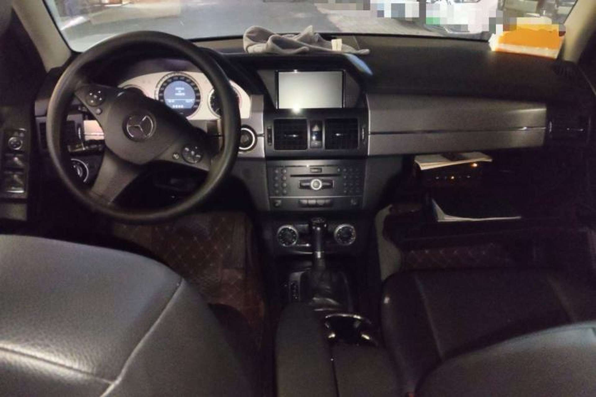 Used Mercedes-Benz GLK-Class 2012 GLK 300 4MATIC Dynamic Edition Center Console