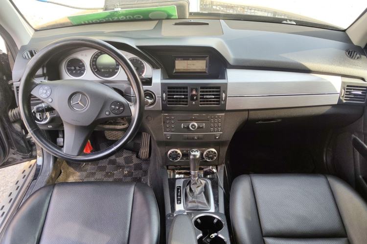 Used Mercedes-Benz GLK-Class 2012 GLK 300 4MATIC Dynamic Edition Center Console