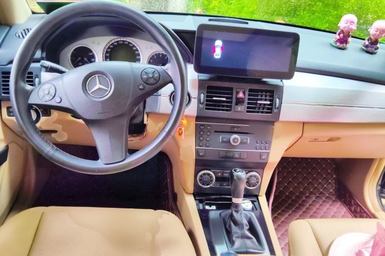 Used Mercedes-Benz GLK-Class 2012 GLK 300 4MATIC Fashion Model Center Console