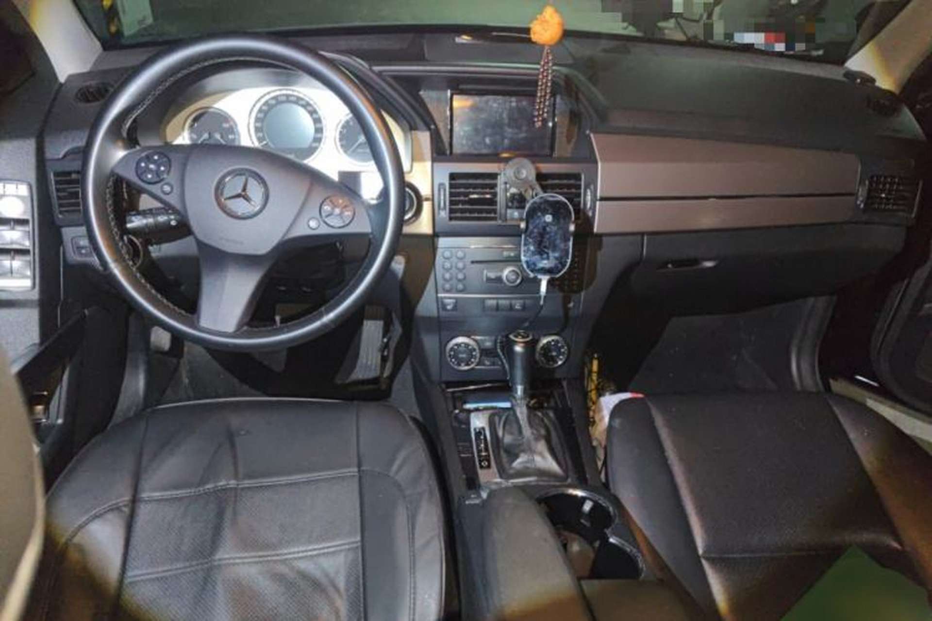 Used Mercedes-Benz GLK-Class 2012 GLK 300 4MATIC Fashion Model Center Console
