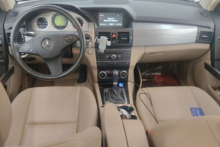 Used Mercedes-Benz GLK-Class 2012 GLK 300 4MATIC Fashion Model Center Console