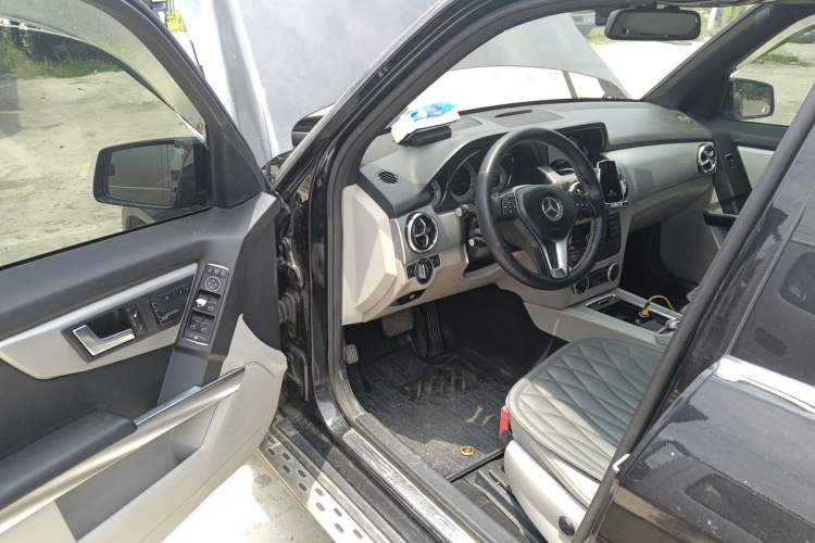 Used Mercedes-Benz GLK-Class 2012 GLK 300 4MATIC Dynamic Edition Driver Seat