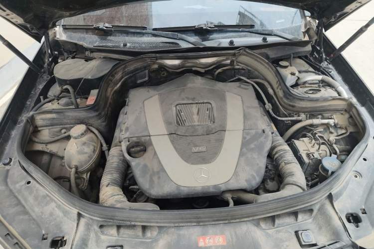 Used Mercedes-Benz GLK-Class 2012 GLK 300 4MATIC Fashion Model Engine Bay