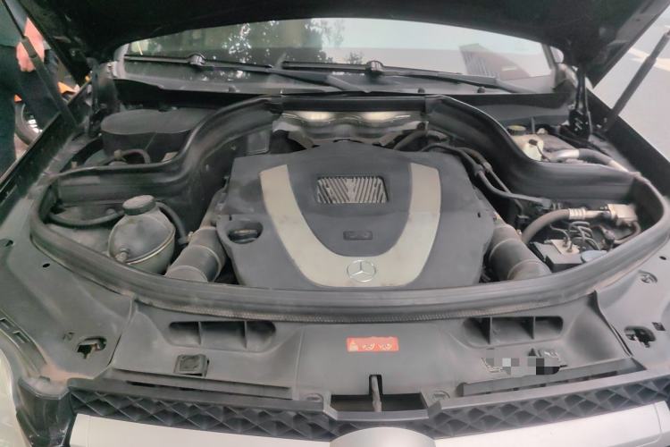 Used Mercedes-Benz GLK-Class 2012 GLK 300 4MATIC Fashion Model Engine Bay