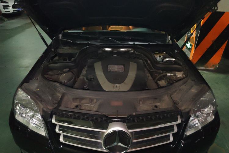 Used Mercedes-Benz GLK-Class 2012 GLK 300 4MATIC Luxury Model Engine Bay
